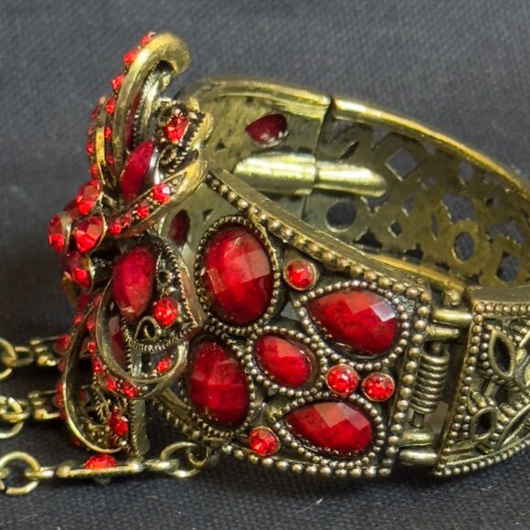 Antique-Style Red Crystal Bracelet With Dangling Charm & Attached Ring - Picture 4 of 10